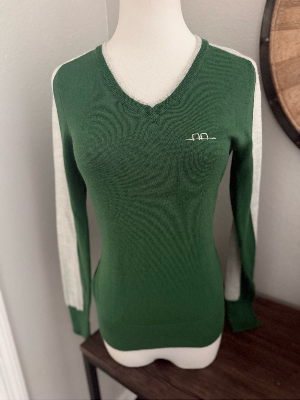 Alessandro Albanese Limited Edition Italian Merino Wool Blend V-Neck Sweater XS